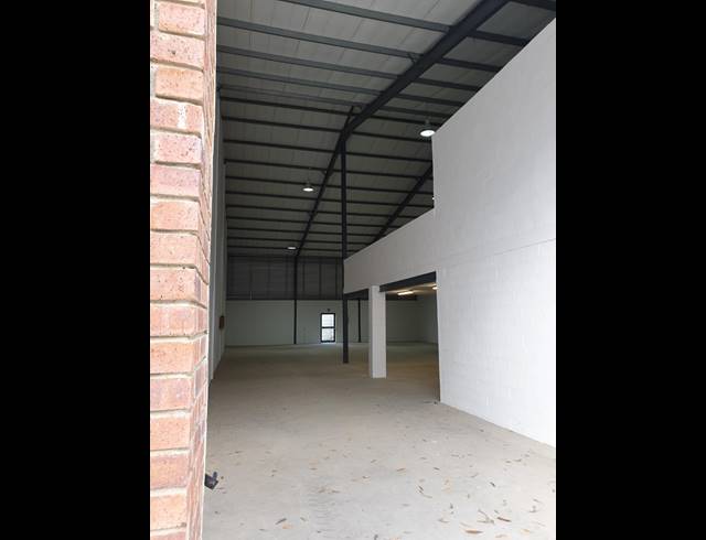 1,080M² WAREHOUSE TO LET IN KILLARNEY GARDENS